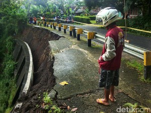 Hujan Deras Sebabkan Banjir dan Longsor di Banyumas