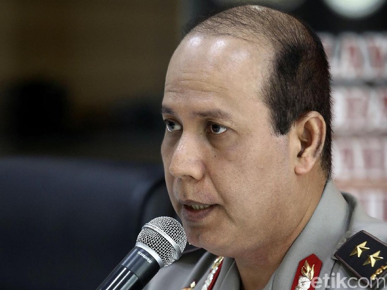 Polisi Usut Penyebar Jokowi Undercover di Internet Polisi Usut Penyebar Jokowi Undercover di Internet