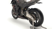 Spirit Motorcycles adalah hasil kolaborasi antara tuner Triumph Daytona 675 Tony Scott melalui T3 Racing dan custom builder Spirit of the Seventies.