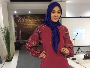Shafira Angkat Sulam dan Bordir Bukittinggi di Indonesia Fashion Week 2017