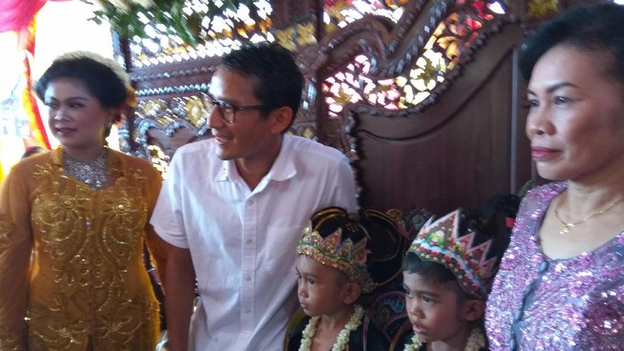 Sandiaga Mampir di Hajatan Warga Saat Blusukan di Angke