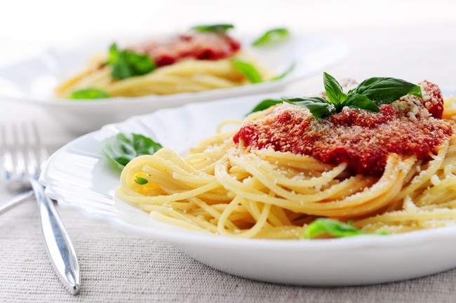 Suka Pasta? Yuk Bikin Spaghetti dengan Saus Pedas dan Creamy yang Sedap!