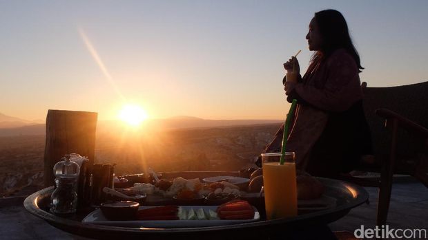 Traveler juga bisa menyaksikan sunrise cantik (Rois/detikTravel)