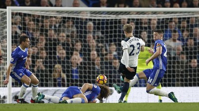 Chelsea Tundukkan Spurs 2-1