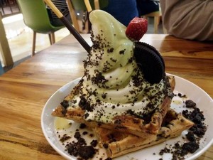 Sore Ini Enaknya Ngemil Waffle Gaya Jepang dan Dessert Taiwan di Margo City