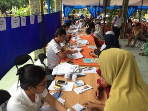 Bank Mandiri Salurkan Bantuan Sosial Non Tunai di Bekasi