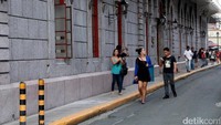 Kawasan dengan Bagunan khas Spanyol ini tentu menjadi daya tarik tersendiri bagi para wisatawan untuk berfoto-foto.