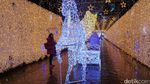 Pohon Natal Raksasa & Terowongan dengan Kelip Lampu Meriah di Jepang