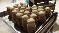 Foto: Kebab dikenal sebagai makanan khas orang Turki. Namun, ada makanan Cappadocia, Turki, yang enak rasanya dan mungkin cocok bagi lidah orang Indonesia yaitu kebab pottery (Rois Jajeli/detikTravel)