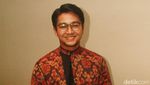 Deva Mahenra Berbatik, Kece Nggak Girls?