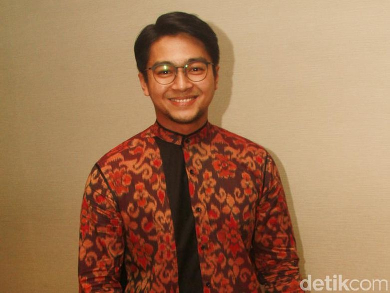 Deva Mahenra Lengket dengan Cewek Cakep, Putus dari Velove Vexia? Deva Mahenra Lengket dengan Cewek Cakep, Putus dari Velove Vexia?