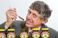 Kepala Penguji Rasa Marmite Pensiun Setelah Mencicipi 264 Juta Stoples Marmite