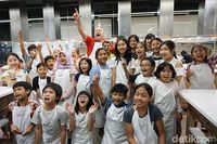 Riuh dan Penuh Atraksi, 60 Anak Belajar Bikin Pasta Bersama Chef Gino Campagna