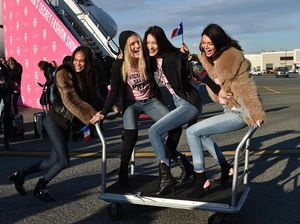 Saat Kendall Jenner Seru-Seruan Bareng Model Victorias Secret