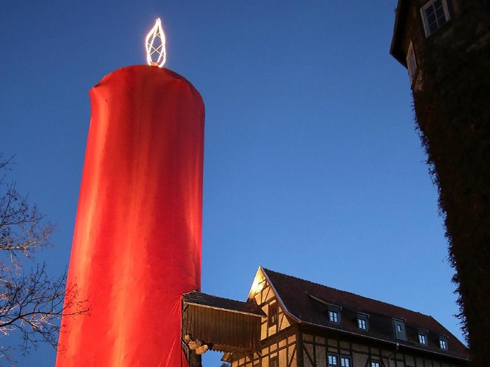 SCHLITZ, GERMANY - NOVEMBER 27:  Visitors walk among stalls at the annual Christmas Market on November 26, 2016 in Schlitz, Germany. Christmas markets are opening across Germany this week in a tradition that dates back centuries. For the next four weeks the Christmas markets, which are usually located on the main square of the hosting town or village, will provide holiday cheer with mulled wine, sausages, Christmas ornaments and other delights.  (Photo by Hannelore Foerster/Getty Images)