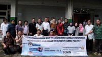 Eddy Soeparno saat berfoto bersama dalam diskusi di Universitas Padjajaran Bandung.