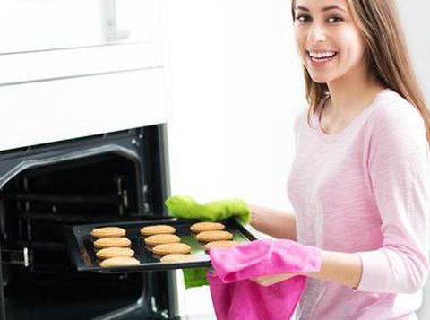 bikin kue saat galau