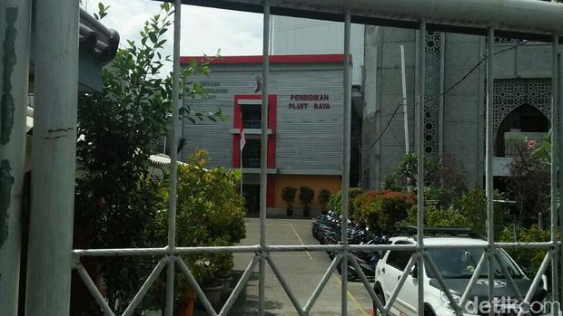  Sekolah tempat Abdul Rozak alias Abu Uwais tersangka penyebaran isu rush money mengajar, Senin (28/11/2016)