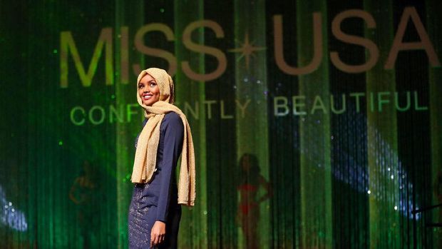 Foto: Ini Halima, Model Berhijab yang Tampil di Fashion Show Kanye West