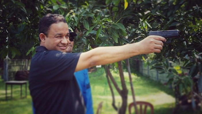 Ssstt... Anies Baswedan Ternyata Jago Tembak, Ini Buktinya