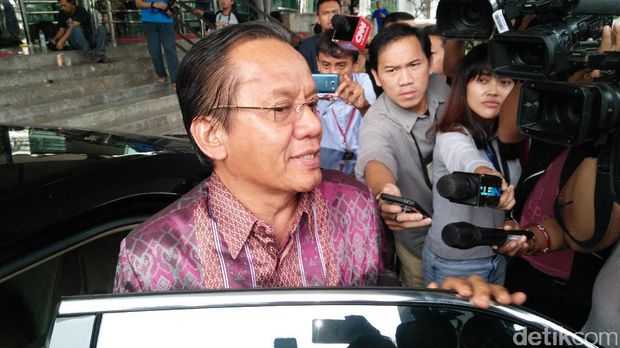 Gubernur Sulteng Longki Djanggola