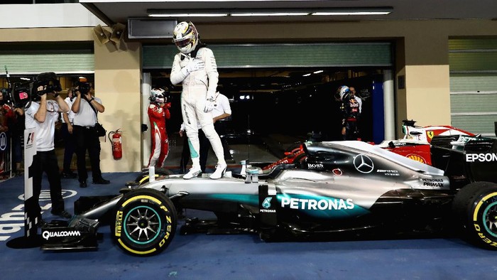 Pembelaan Hamilton Soal Aksinya Melambatkan Mobil