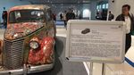 Mobil Antik yang Jadi Kanvas Lukisan di Terminal 3 Ultimate