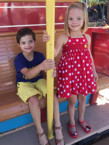 Down Syndrome Bukan Penghalang untuk Bahagia, Gadis Cilik Ini Buktinya