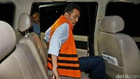 Keduanya ditangkap KPK beberapa waktu lalu dalam operasi tangkap tangan. Dari situ, KPK mengembangkan perkara dan menangkap Irman Gusman selaku Ketua DPD RI yang disebut menerima uang dari Xaveriandy berkaitan dengan distribusi gula impor di Sumbar.