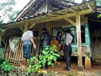 Derita Gangguan Kejiwaan, Pemuda Ini Setahun Hidup di Dalam 'Kandang'