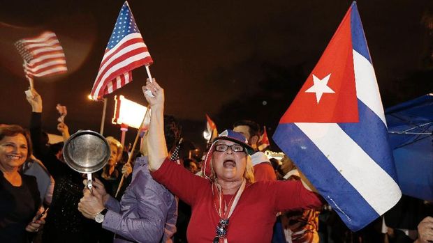 Warga Kuba di Miami AS Terus Merayakan Wafatnya Fidel Castro