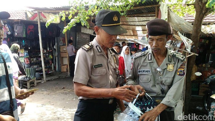 Polisi Sita 2 Keset Bertulisan Arab dari Pedagang Pasar Prambanan Sleman