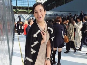 5 Seleb Indonesia Stylish Pakai Tas Mini Seharga Puluhan Juta Rupiah