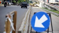 Jalur TransJakarta di Jalan Latumenten ditutup sementara, Selasa (29/11/2016).