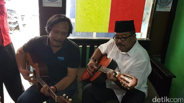  Calon Gubernur Banten Rano Karno blusukan di Pasar Ciputat, Selasa (29/11/2016)