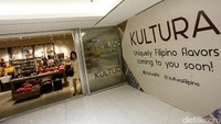 Kultura adalah sebuah toko oleh-oleh yang cukup hits di Filipina. Toko ini cukup mudah ditemui di Manila, Kultura ada di SM kawasan Araneta, SM dekat Stadion Rizal hingga SM yang ada di Mall of Asia (Rachman/detikTravel)
