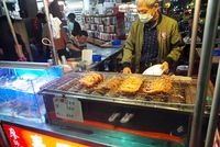 Traveler bisa memilih aneka seafood yang diinginkan, semuanya enak! (Wahyu/detikTravel)