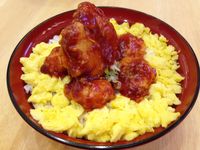 Sanukiseimen Mugimaru: Hangatkan Badan dengan Udon Lembut dengan Topping Daging dan Onsen Tamago