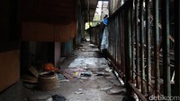 Sampah berserakan di rusun yang rencananya akan direvitalisasi.