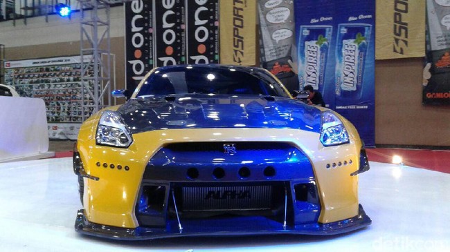 Nissan GT-R Bergaya Rocket Bunny