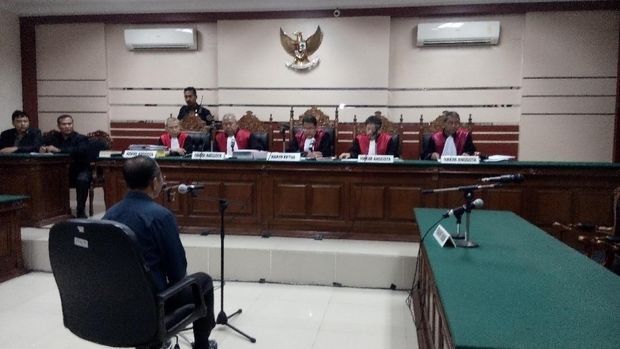Dahlan Iskan Tak Didampingi Kuasa Hukum, Sidang Perdana Kasus PT PWU Ditunda