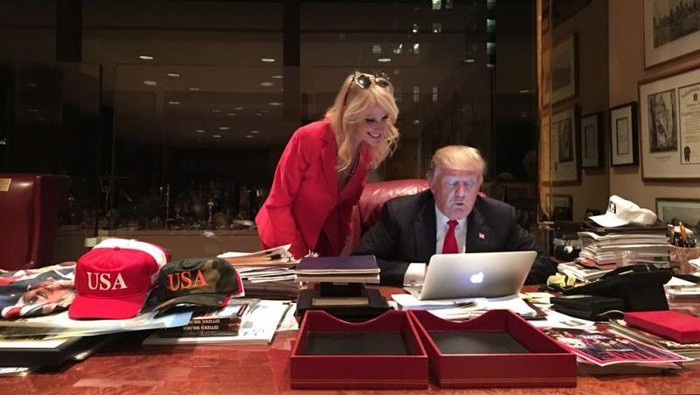 Ucapkan Selamat Tahun Baru, Trump Sindir Lawan-lawan Politiknya