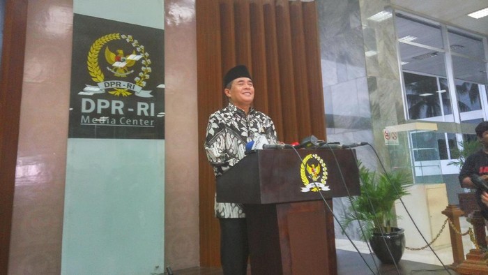 Alasan Kesehatan, Akom Sempat Minta Pergantian Ketua DPR Dibahas Kamis
