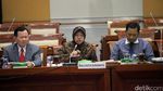 Risma dan Komisi III DPR Bahas Kasus Pasar Turi Surabaya