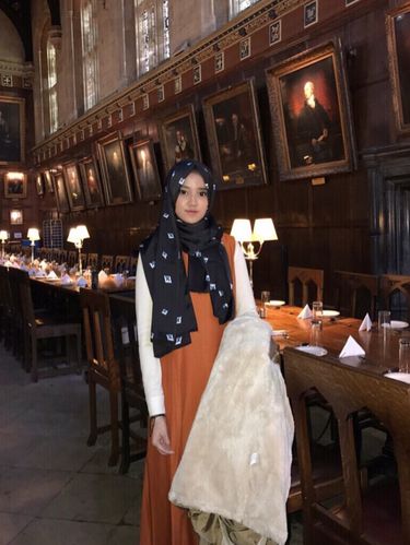 Foto: Gaya Hijab Si Manis Wirda Mansur, Putri Yusuf Mansur yang Inspiratif