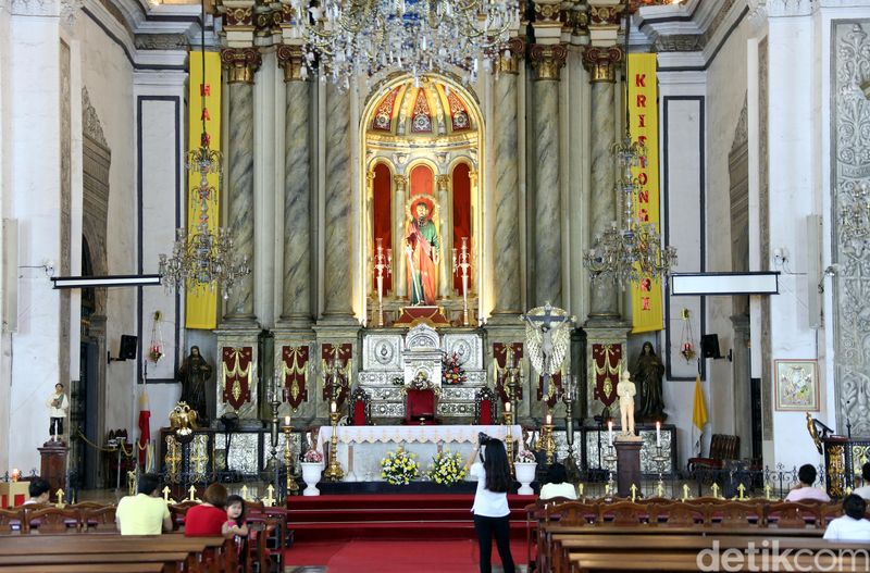 Jalan-jalan ke Filipina jangan lupa mengunjungi gereja tua San Agustin di kawasan kota tua, Intramuros, Manila. Gereja ini dinobatkan sebagai warisan budaya dunia oleh UNESCO.