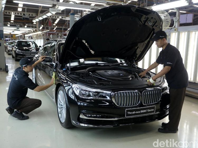 Melihat Perakitan BMW Series 7
