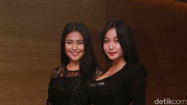 Hitam Ketat Duo Serigala Hitam Ketat Duo Serigala