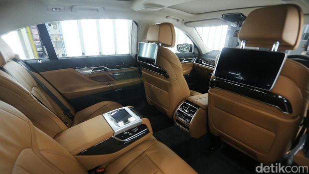 Profil Sedan Termewah BMW Rakitan Sunter