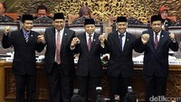 Novanto lalu dilantik lagi sebagai Ketua DPR ketiga selama periode 2014-2019 pada 30 November 2016.  (Foto: Lamhot Aritonang)